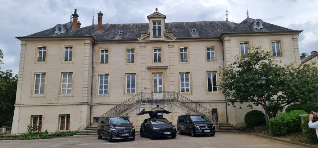 MISE A DISPOSITION de VEHICULES